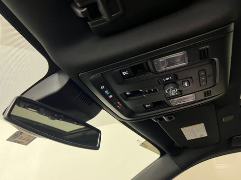 Used 2024 GMC Yukon Denali image 19