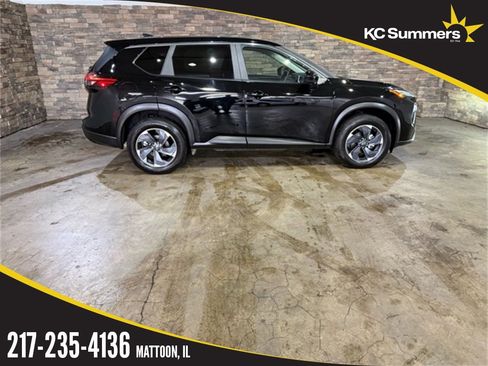 Certified 2025 Nissan Rogue SV image 1