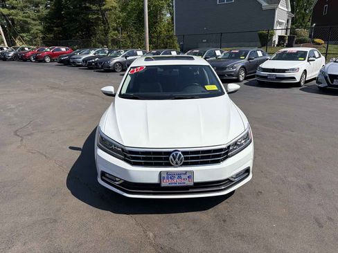 Used 2017 Volkswagen Passat 1.8T SE FWD image 5