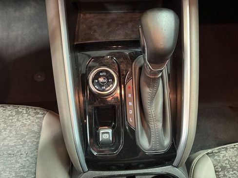 Used 2024 Chevrolet Colorado ZR2 w/ Safety Package image 19