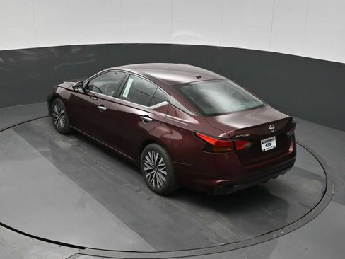 Used 2024 Nissan Altima 2.5 SV image 25