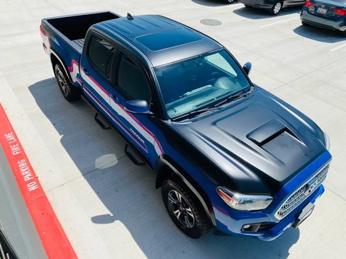 Used 2016 Toyota Tacoma TRD Sport RWD image 11