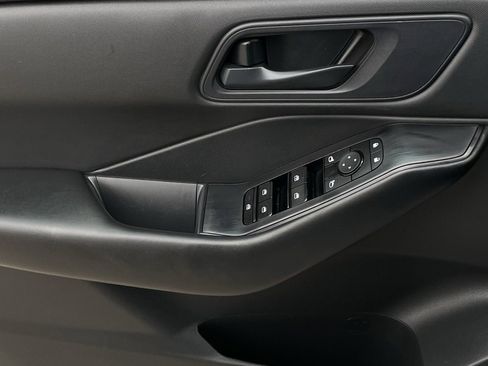 Used 2024 Nissan Rogue S image 20