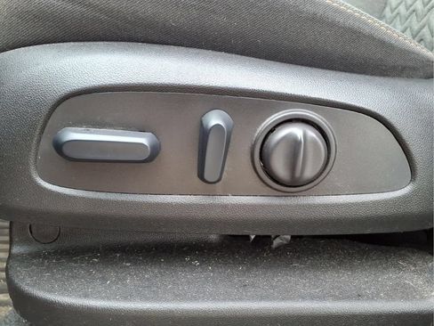 Used 2024 Chevrolet Equinox LT FWD image 15