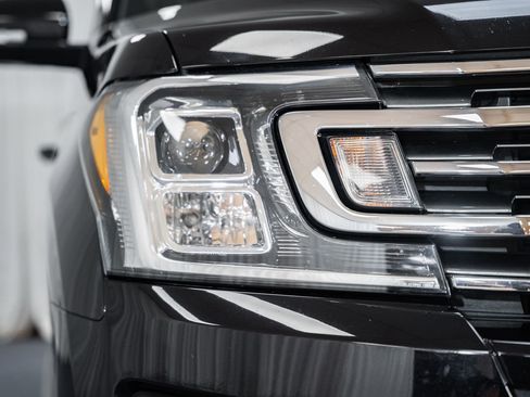 Used 2019 Ford Expedition Max XLT w/ Equipment Group 202A image 9