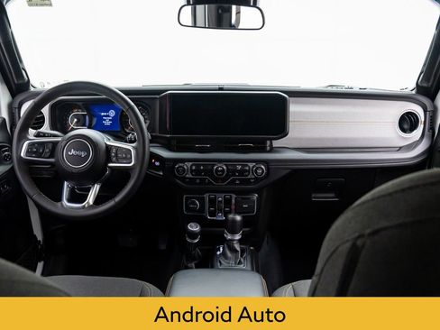 Used 2024 Jeep Wrangler Sahara image 9