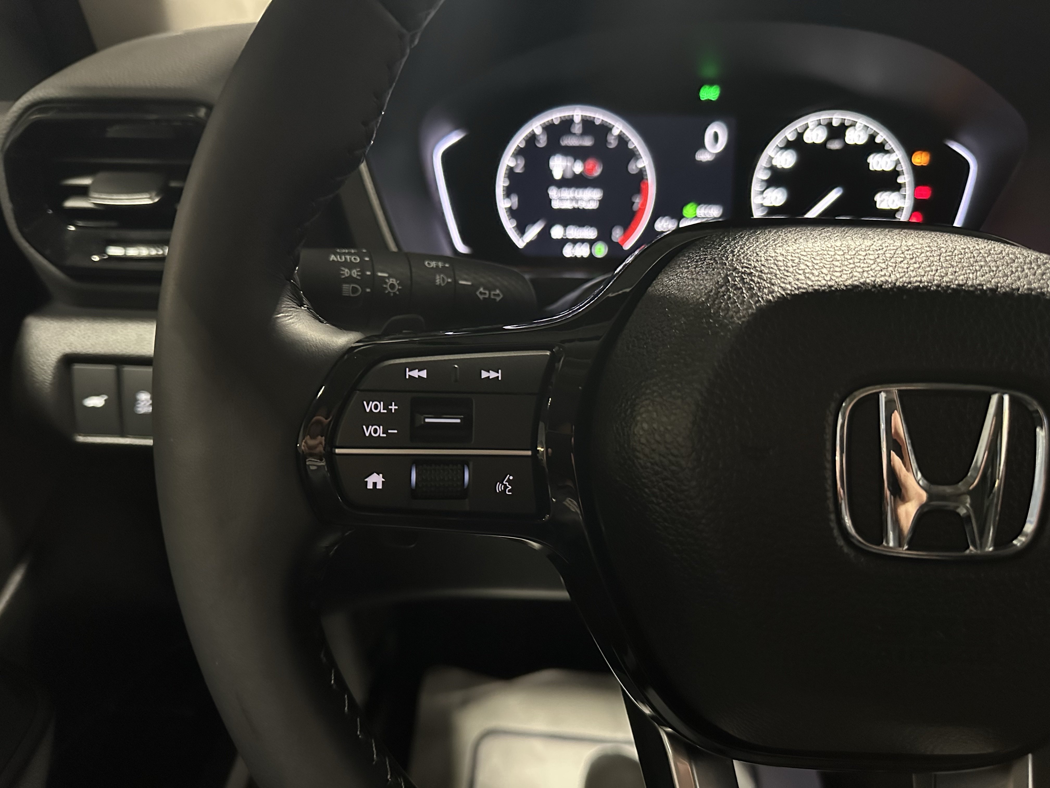 Used 2023 Honda Pilot Touring image 12