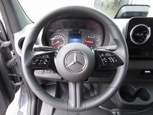 New 2025 Mercedes-Benz Sprinter 2500 image 27