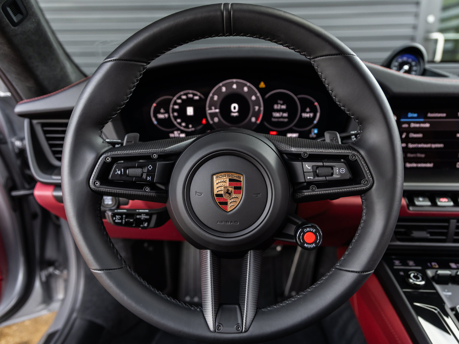Used 2025 Porsche 911 Carrera RWD image 35