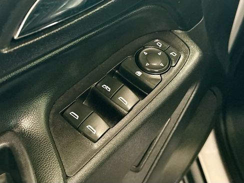 Used 2020 Chevrolet Equinox Premier w/ Premier Redline Edition FWD image 18