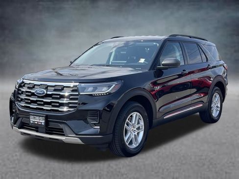 Used 2025 Ford Explorer Active AWD/4WD image 26