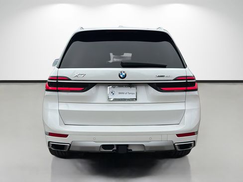 Used 2023 BMW X7 xDrive40i w/ Premium Package image 4