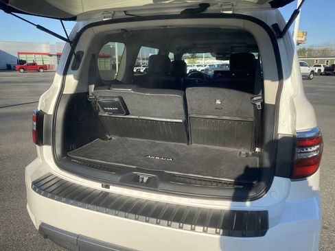 Used 2024 Nissan Armada Platinum w/ Captain's Chairs Package image 25