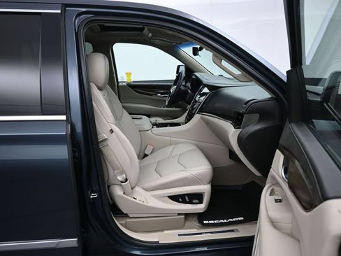 Used 2019 Cadillac Escalade Premium Luxury AWD/4WD image 55