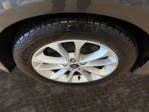 Used 2019 Ford Fusion SE FWD image 32