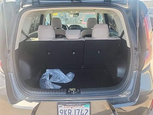 Certified 2024 Kia Soul LX FWD image 17
