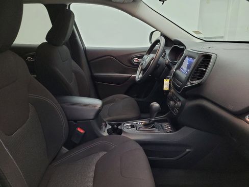 Used 2019 Jeep Cherokee Latitude w/ Popular Appearance Group image 21