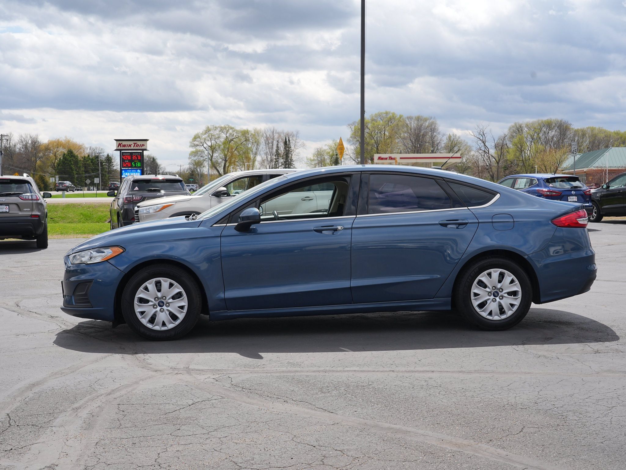 Used 2019 Ford Fusion S FWD image 7