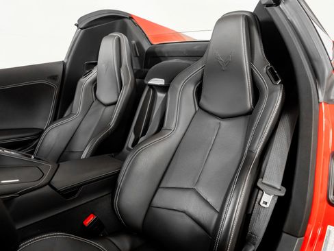 Used 2021 Chevrolet Corvette Stingray Convertible w/ 1LT image 3