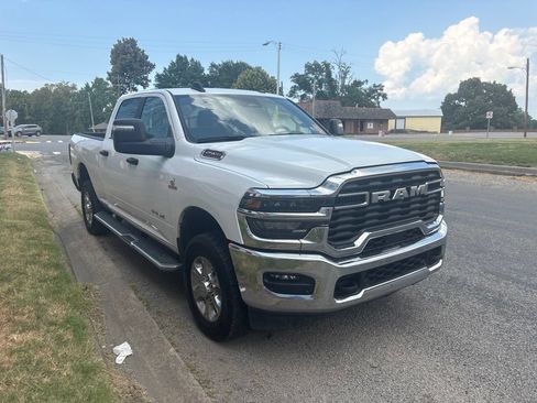 Used 2025 RAM 2500 Big Horn AWD/4WD image 8