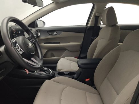 Used 2021 Kia Forte LXS FWD image 17