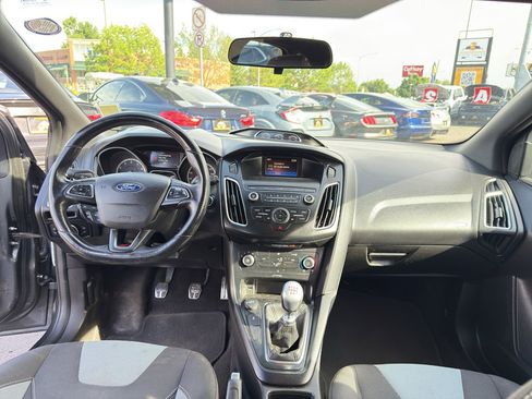 Used 2018 Ford Focus ST FWD image 20