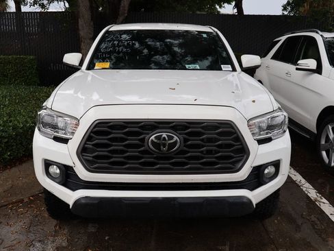 Used 2022 Toyota Tacoma TRD Off-Road w/ Technology Package AWD/4WD image 5