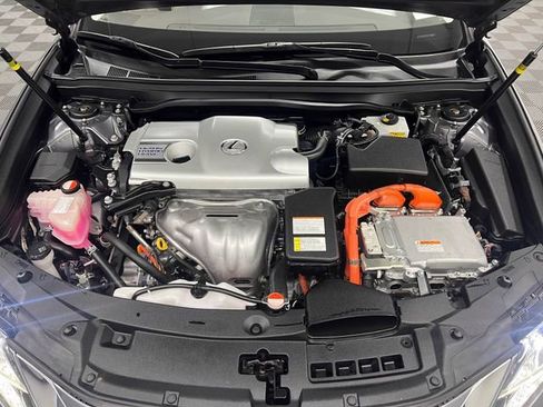 Used 2016 Lexus ES 300h w/ Navigation System Package image 24