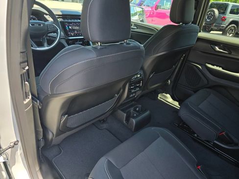 New 2026 Jeep Grand Cherokee L 4WD image 25