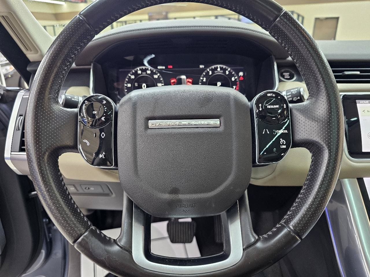 Used 2018 Land Rover Range Rover Sport HSE AWD/4WD image 31