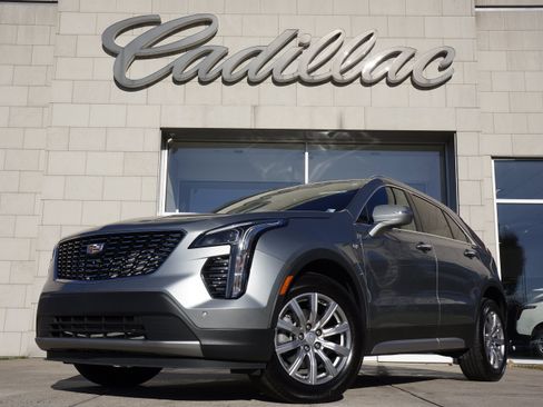 Used 2023 Cadillac XT4 Premium Luxury w/ Cold Weather Package AWD/4WD image 11