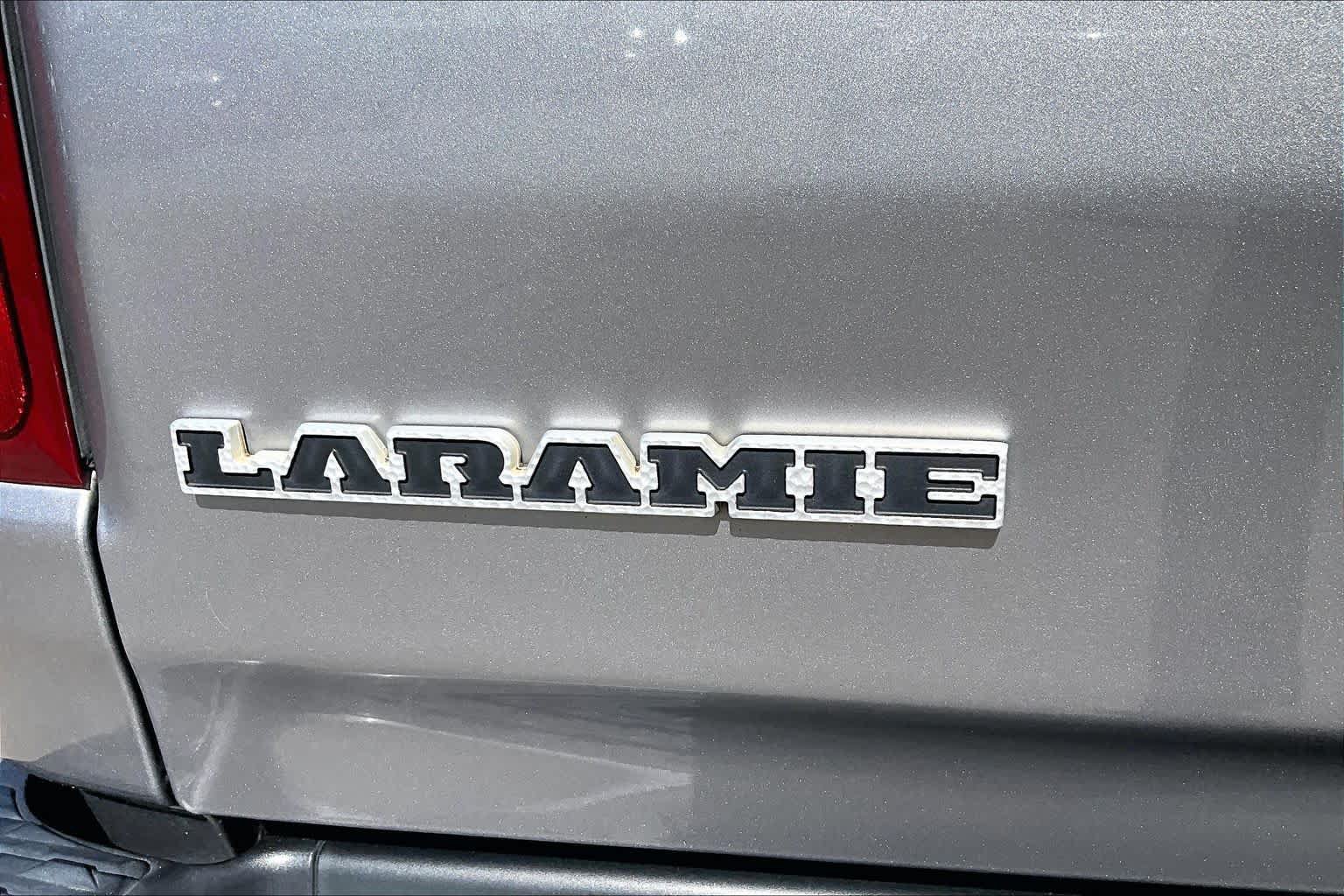 Used 2020 RAM 1500 Laramie w/ Sport Appearance Package AWD/4WD image 10