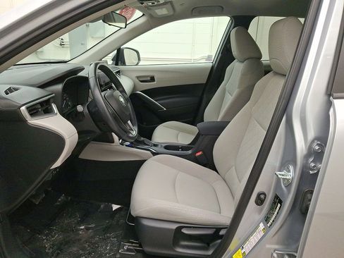 Certified 2023 Toyota Corolla Cross LE image 11