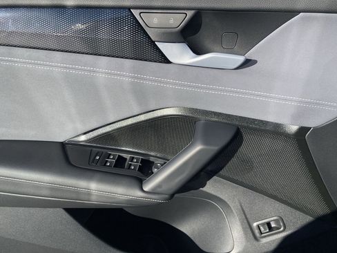 New 2026 Volkswagen Tiguan SE R-Line FWD image 17