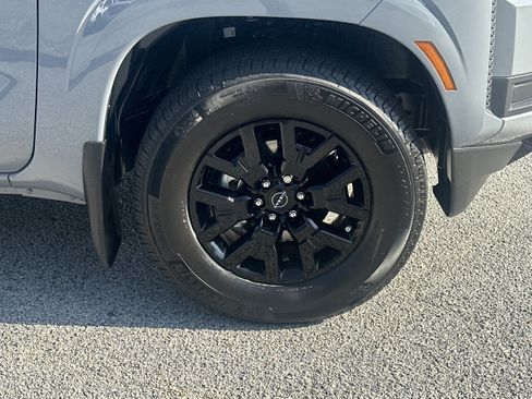 Used 2026 Nissan Frontier SV w/ All-Weather Content Package RWD image 12