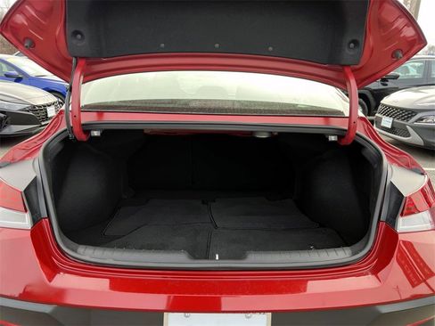 Certified 2025 Hyundai Elantra Limited image 7