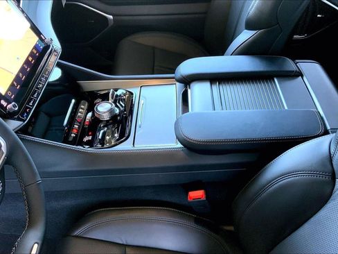 New 2026 Jeep Grand Wagoneer Limited AWD/4WD image 8