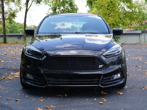 Used 2017 Ford Focus ST FWD image 2