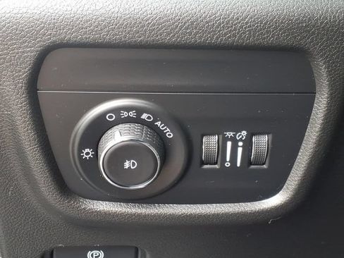 Used 2021 Jeep Grand Cherokee L Limited AWD/4WD image 8