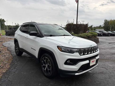 Used 2024 Jeep Compass Limited AWD/4WD image 10