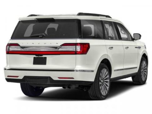 Used 2019 Lincoln Navigator Reserve image 2