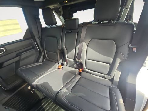 Used 2025 Ford Bronco Badlands AWD/4WD image 17