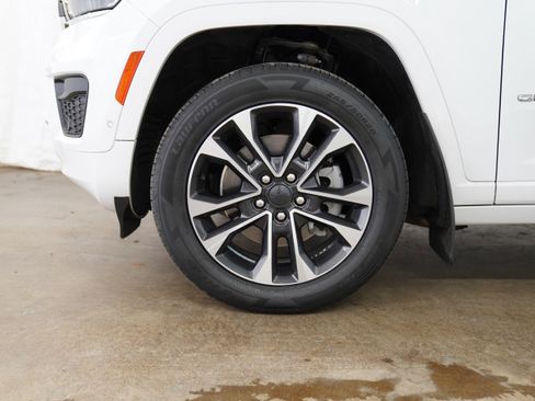 Used 2021 Jeep Grand Cherokee L Overland w/ Advanced Protech Group III image 18