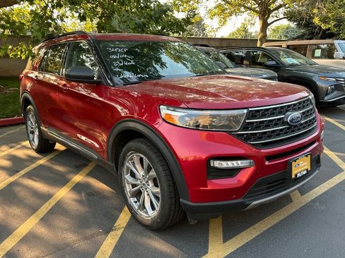 Certified 2023 Ford Explorer XLT w/ Equipment Group 202A AWD/4WD image 3