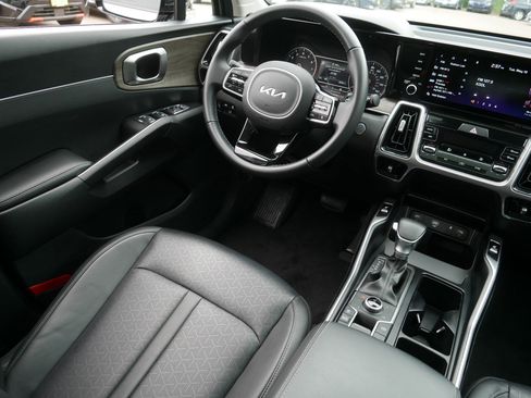 Certified 2023 Kia Sorento X-Line EX AWD/4WD image 9