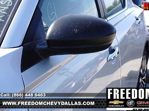 Used 2024 Nissan Altima 2.5 SV FWD image 10