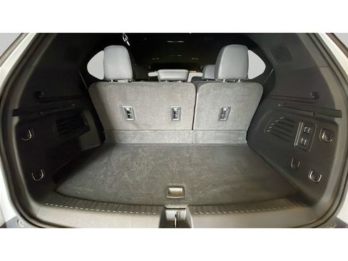 Used 2025 Buick Enclave Preferred w/ Power Package AWD/4WD image 17