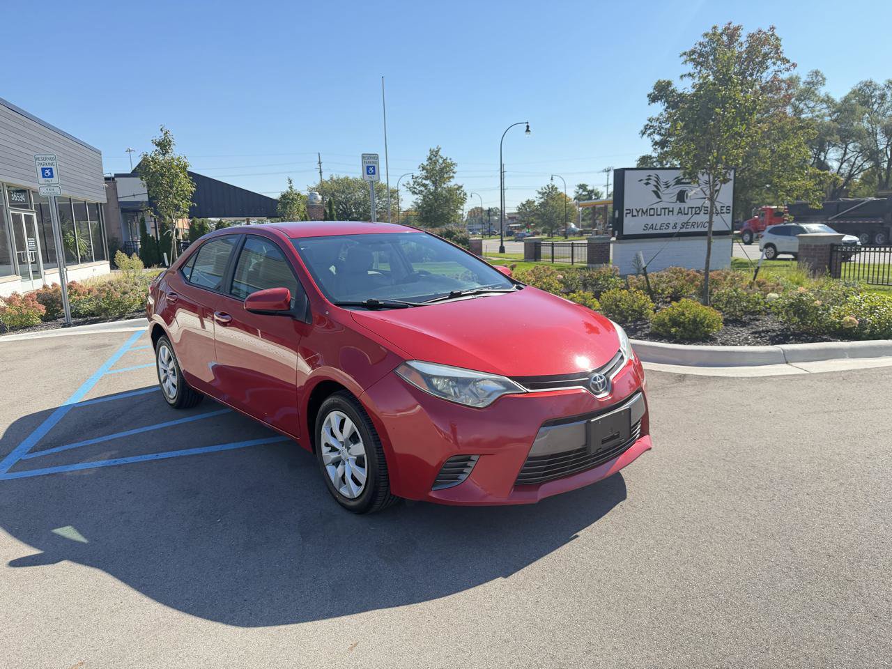 Used 2015 Toyota Corolla LE FWD image 3