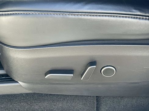 Used 2022 Tesla Model Y Performance image 21