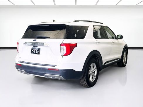 Used 2023 Ford Explorer XLT w/ Equipment Group 202A image 4
